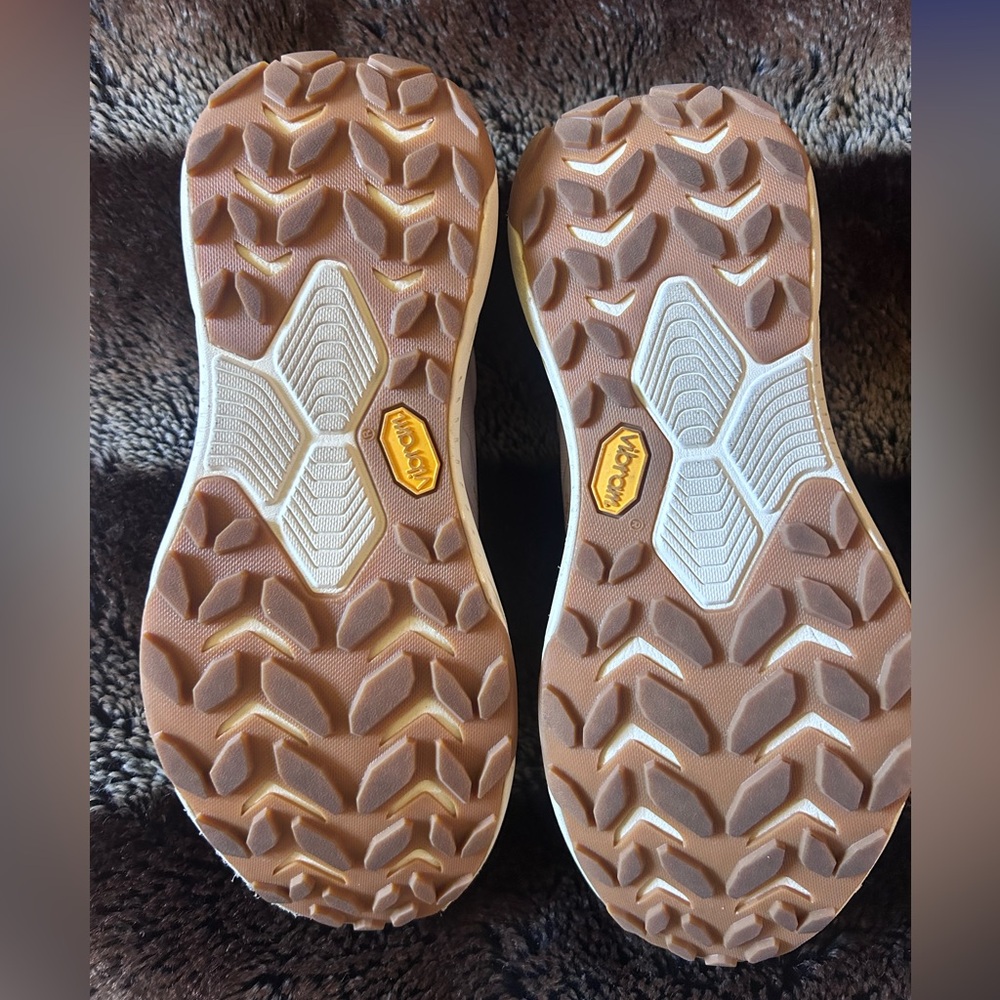 Hoka Transport - Picture 7 of 7